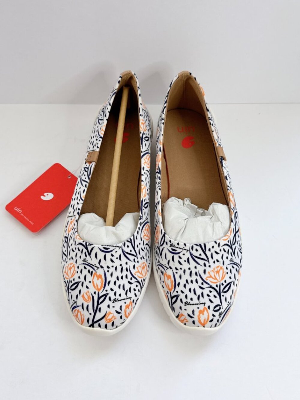 Size 10 UIN Tulip in May Flats Women’s Floral Art Travel Slip On Shoes